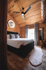 Lake/Pond Front Cabin, Fishing, Hot Tub, Hocking Hills with Own Hiking Trails - Image 4