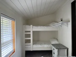Cozy Lakeside Cabin - Image 3