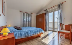 Villa Sandra 4+2 with pool, garden & terrace with barbecue & free Wi-Fi - Image 5