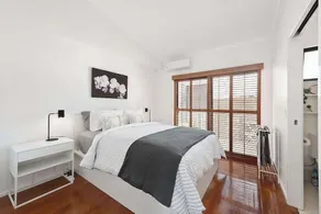 Hidden in New Farm ~ 1 Bed/1 Bath /1 Car/Views! - Image 3