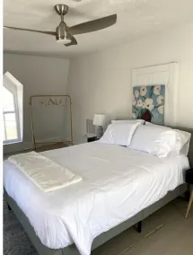 Historic 2-Bedroom in Downtown - Image 4