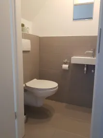 Große,und Luxe Renovierte Wohnung mit Sauna/garten, Garage und Kinderspielplatz - Image 4