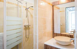 Stunning home in Callian - Image 4