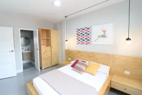 Grey Flat [401A] - Image 3