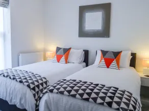 5 Arlington Villas - Image 3