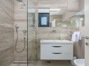 Apartment in Croatia Near the Coast - Image 5