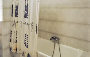 Preciosa casa en Montefrío con piscina privada, que puede ser interior o. - Image 3