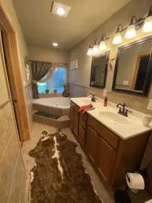CabinOnTheCreek.Tx-Lake Limestone- tasteful rustic charm & grace. - Image 2