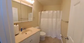 Spacious and private home. Located 2 miles from the Creation Museum. Sleeps 14. - Image 3