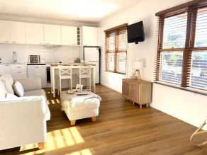 1 Hour from Sydney 500 meters to Terrigal beach, restaurants and night life. - Image 5