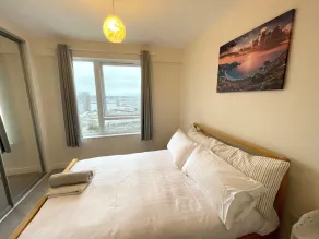 Stunning Lake n City View 2BD 2BA - Image 4