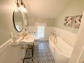 Exquisite Newly Renovated Historic Lake Country Home - Maison La Belle - Image 5
