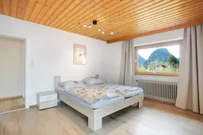 \"Hochstaufen\" Holiday Apartment with Mountain View, Balcony, and Wi-Fi - Image 4