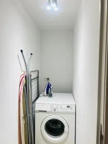  One Lux Stay near Fashion District - Image 2