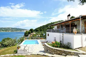 Villa With Private Pool in Front of the Sea - 20 meters from the sea. - Image 5
