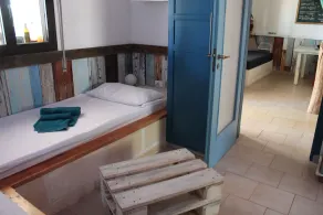 Top equipped house, 4-5 beds in 2-3 bedrooms, 1 bathroom,   - Image 5