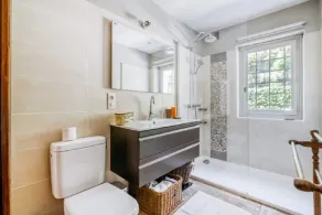 “A discreet retreat, perfect for refined holidays in complete privacy.” - Image 2