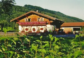 Ferienwohnung 100 qm mit Wohnzimmer, 2 seperate Schlafzimmer, großes Bad mit WC, zusätzliches WC, Terrasse, Garten - Image 1
