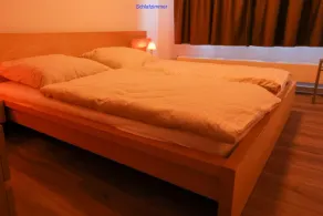 Friendly apartment in city location with terrace and parking space - Image 4