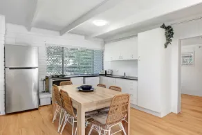 Great low-set beach house! - Image 5