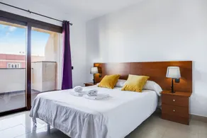 Light-Flooded Apartment “2 Dormitorios” with Terrace & Shared Pool - Image 3