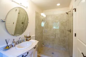 Hampton Private Retreat - Image 3