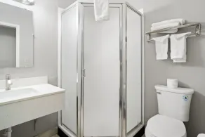 Travelers Inn Medford - Image 3