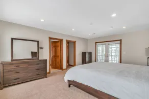Bright and spacious farm house retreat. - Image 4