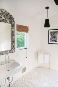 Gorgeous Interior, Peaceful Gardens, Fireplaces, Pool & Bocce Ball Court - Image 2