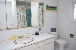 Spacious and Comfortable Family Home – Close to Beach, Golf, 1.5 blocks to beach - Image 3