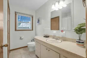 Peaceful 2-Bedroom Apartment - Close To It All! - Image 3