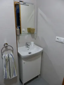 Attraktives Apartment mit spektakulärer Aussicht und Gemeinschaftspool - Image 2