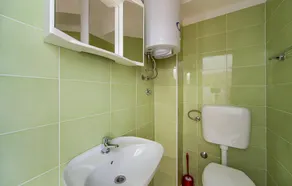 1 Bedroom Stunning Home In Bale - Image 4