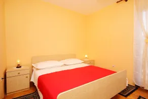 2-Zimmer-Ferienwohnung mit Balkon und Meerblick Loviste, Peljesac (A-10182-a) - Image 4