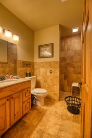 Scenic Lodge- Lewis and Clark Resort - Image 5