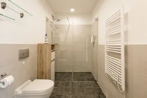 Komfortabel stor suite, pool og sauna, 30 meter til stranden, stor sydvendt altan - Image 5