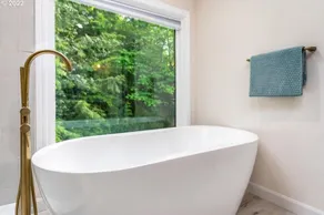 Contemporary 3bedroom / 2 bathroom house close to UO - Image 3