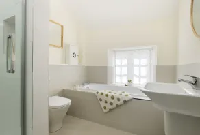 Rexton House - Image 2