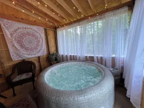 Relaxing tranquil setting, hot tub, fire pit; Pet friendly. - Image 3