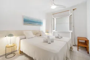 Spacious 4 bedroom apartment in Cala Galdana - Image 5