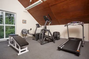 Gatehouse West set in the beautiful Colmer Estate with indoor and outdoor pools. - Image 2