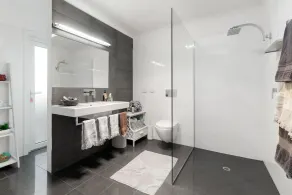 Executive Home, Stunning Location, Launceston - Image 3