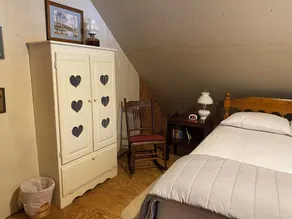 Lakefront Cottage - Image 2