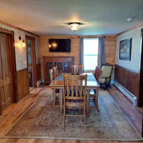 Dog Friendly Country Farmhouse, 2 bed / 2 bath; 1.5 miles from Jiminy Peak - Image 5