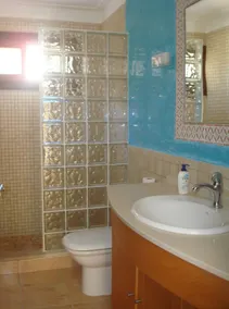 Villa med privat pool, terrasser, 50 meter från havet, 50 m Natural Park - Image 2