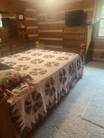 Carol’s Cabin in the Woods in Historic Hoosier Hills - Image 5