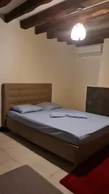 Cosy house with garden and parking - Image 3