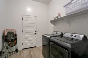 Beautiful 4 Bdrm 3 Bath Home with Private Heated Pool - Image 2