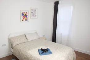 AIRY AND BRIGHT MASTER BEDROOM NEAR MERCURE HOTEL - Image 5