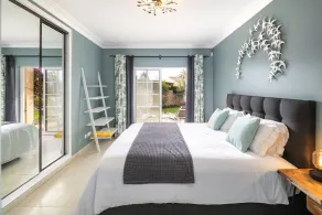 Luxury townhouse between Carvoeiro and Ferragudo - Image 5